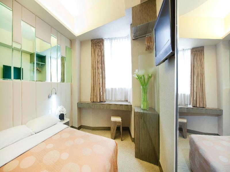Silka Seaview Hotel Hong Kong Room photo