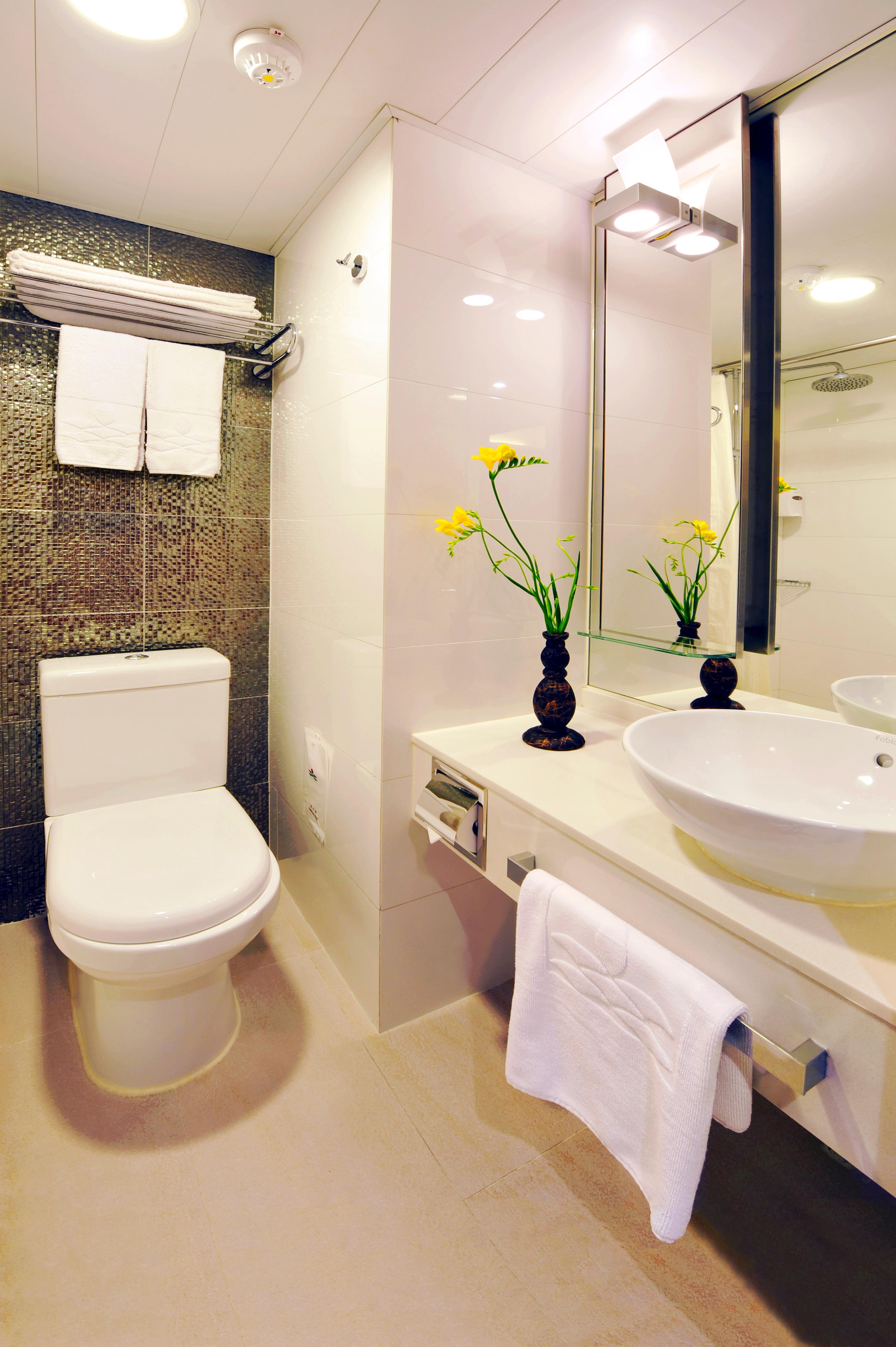 Silka Seaview Hotel Hong Kong Exterior photo